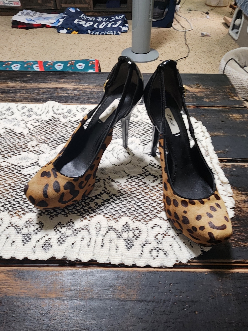 GUESS Jacoban Leopard Print Calf Hair Platform Pumps Heels - NWOT Size 7.5